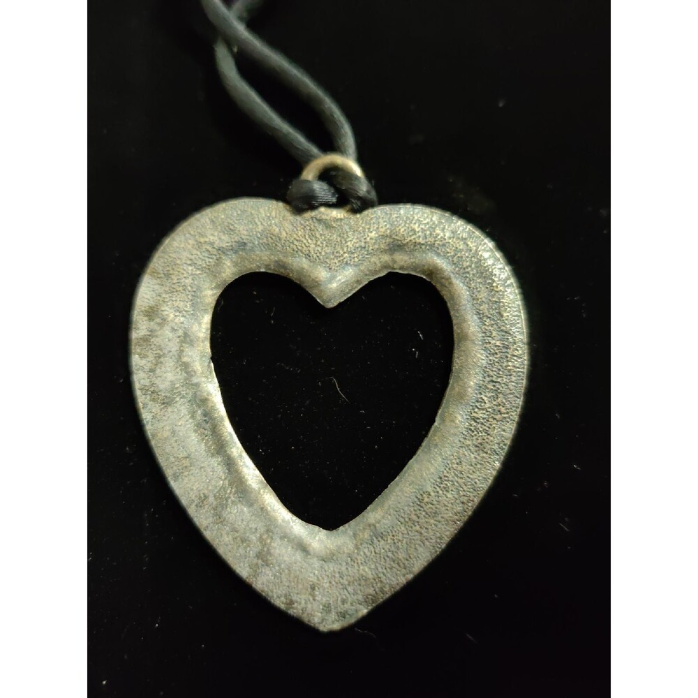 Metal Painted Heart - Picture 2 of 3